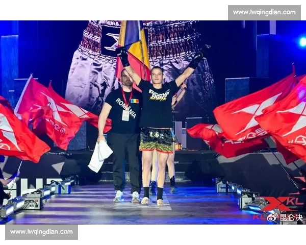 卡夫踢绝杀!费尔南德斯三回合 TKO 哈德威克 职业赛扬威 卡夫踢绝杀!费尔南德斯三回合 TKO 哈德威克 职业赛扬威