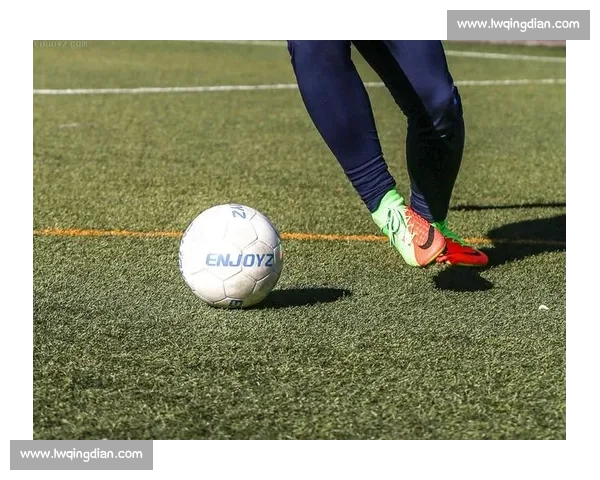 绿茵暗语:那脚传球藏着多少未说的战术密码? 绿茵暗语:那脚传球藏着多少未说的战术密码?