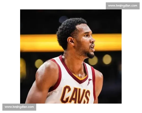 夏联 MVP 驰援勇士!莫布里内线试金石或改写轮换格局 夏联 MVP 驰援勇士!莫布里内线试金石或改写轮换格局